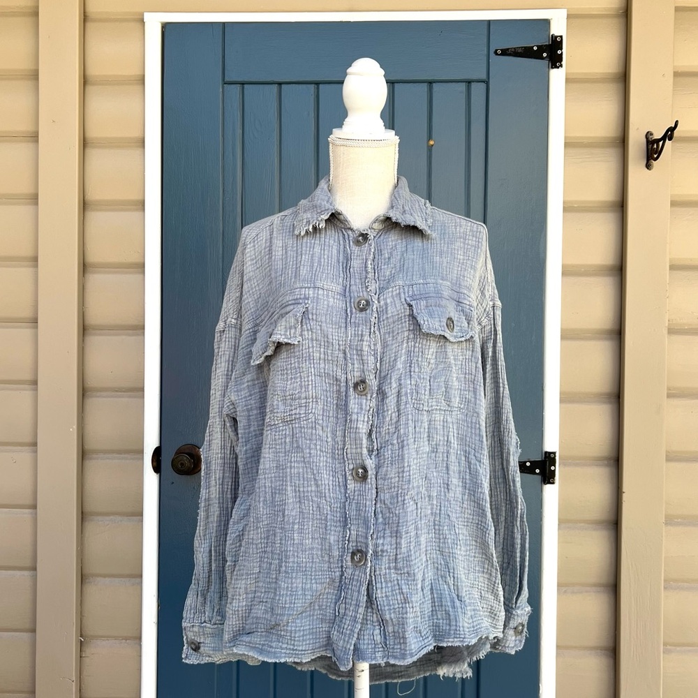 OLI & HALI Washed Blue Cotton Gauze
Oversized Shirt Women’s Size Small